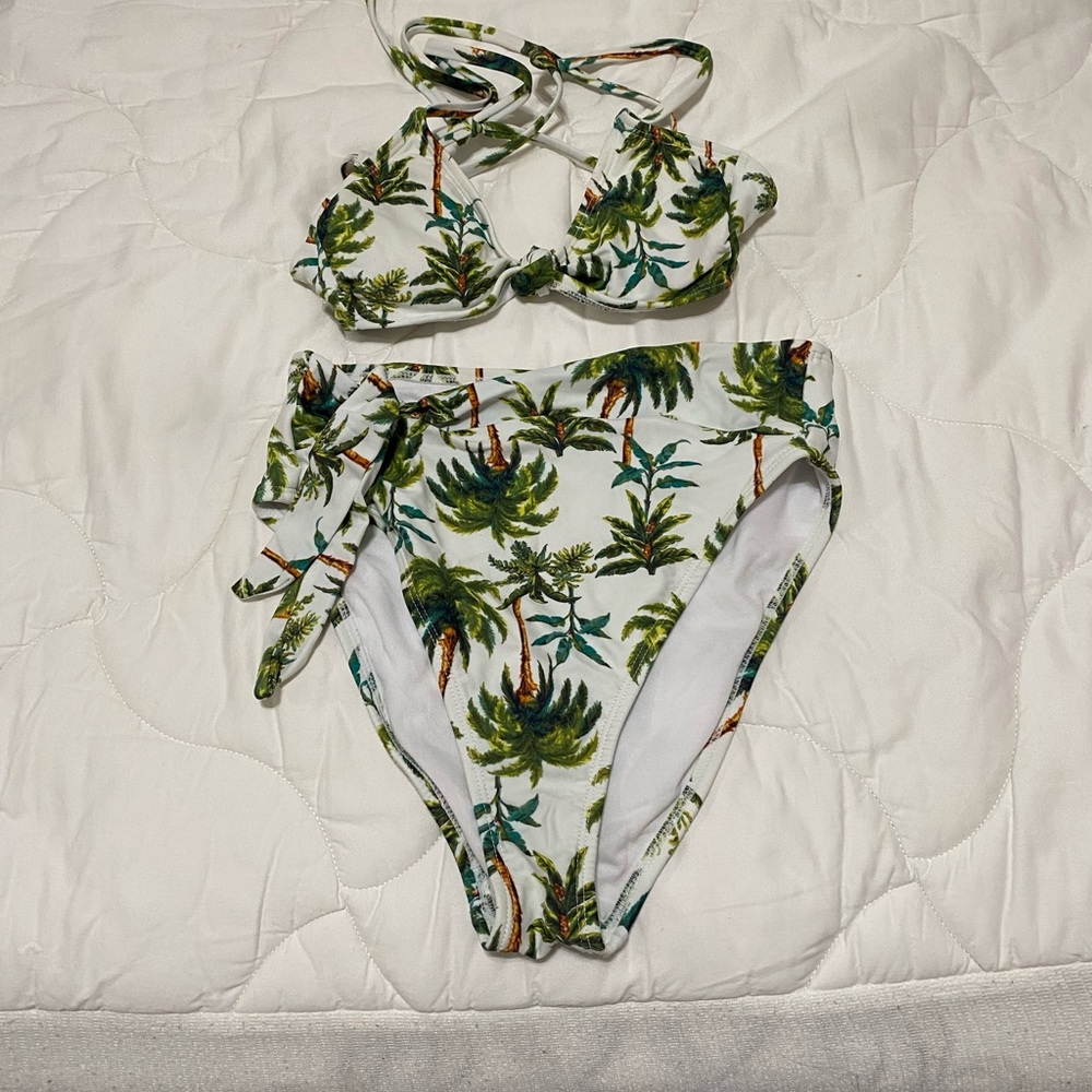 Cute little bikini w/palms in size medium